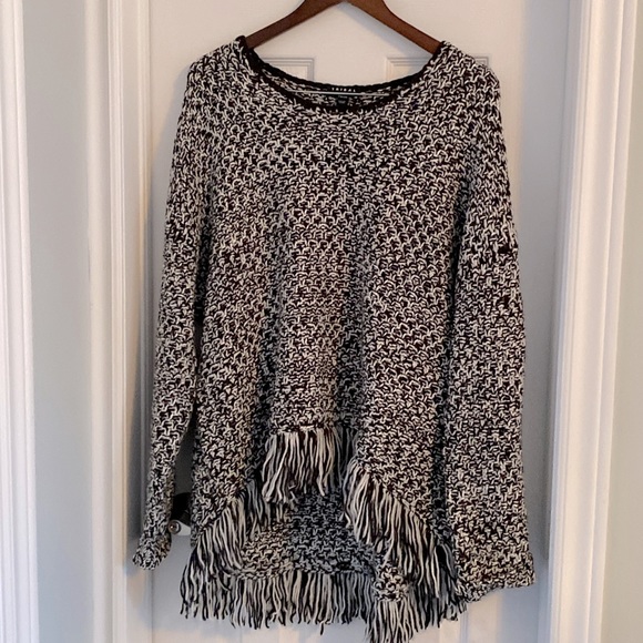 Tribal Fringed Sweater- size XXL - Picture 2 of 9